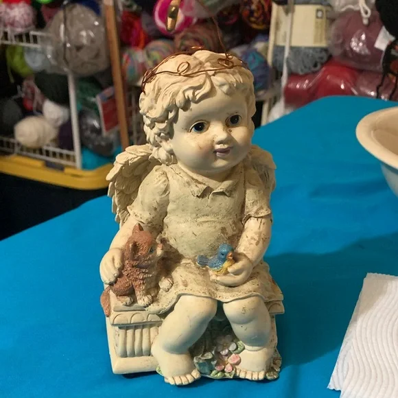 Cherub Angel Figurine & Cat/Bird music box plays tune “Memory “. - Picture 5 of 10